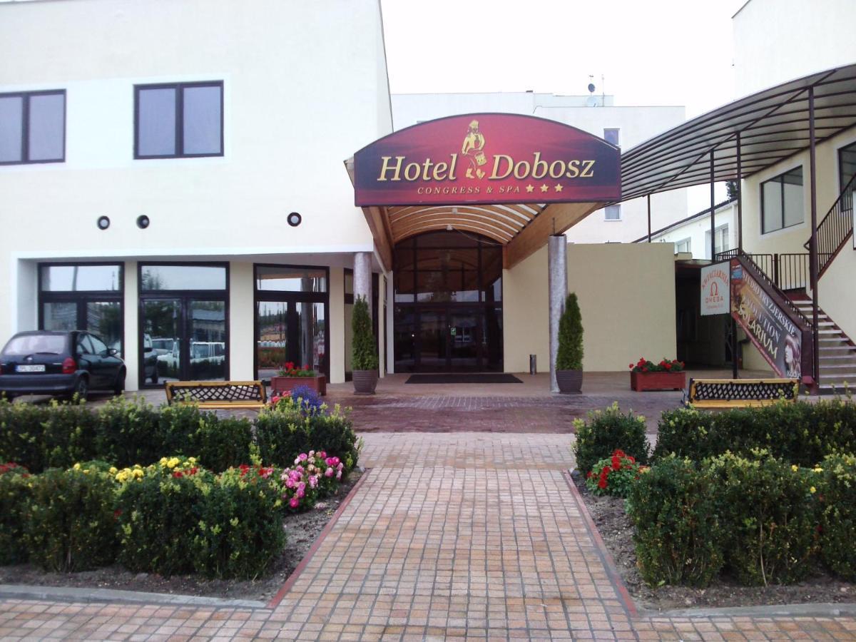 Hotel Dobosz Police Exterior foto