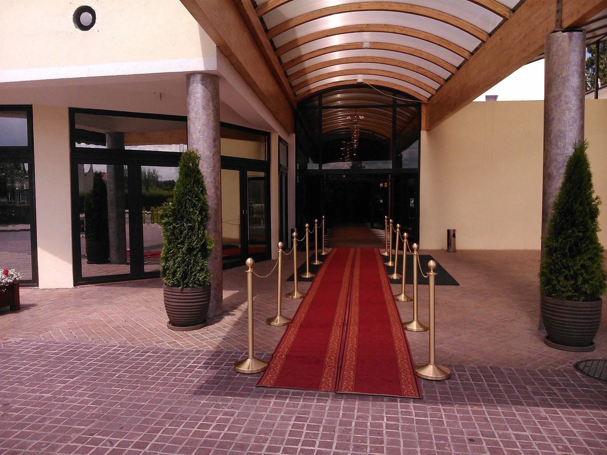 Hotel Dobosz Police Exterior foto